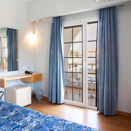 Kronos Hotel 3*