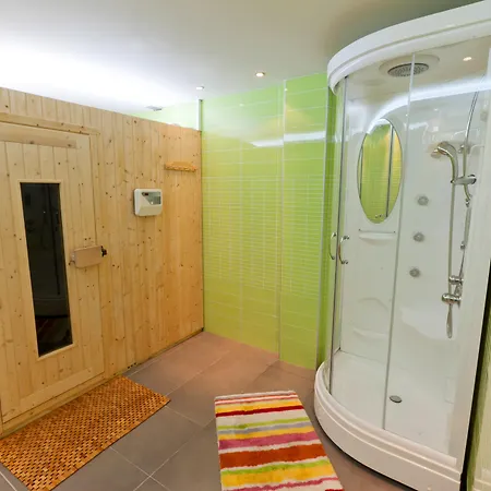 Kronos Hotel 3*