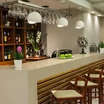 Kronos Hotel